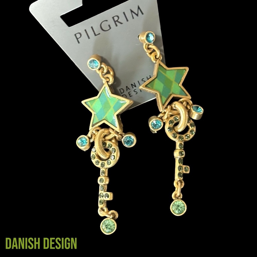 NWT - Pilgrim Danish Design earrings featuring a green star and key - Picture 5 of 8
